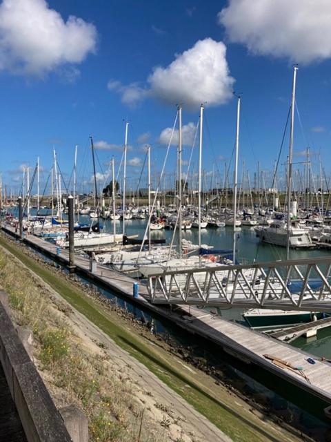 Zonnig Appartement Nieuwpoort Bagian luar foto