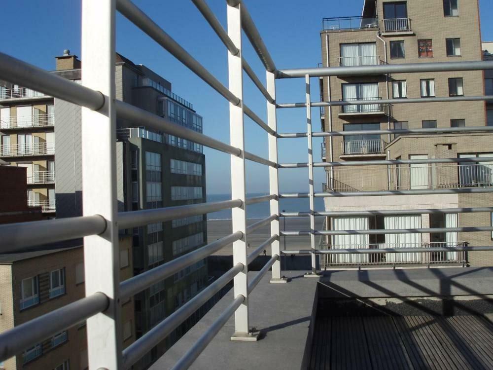Zonnig Appartement Nieuwpoort Bagian luar foto